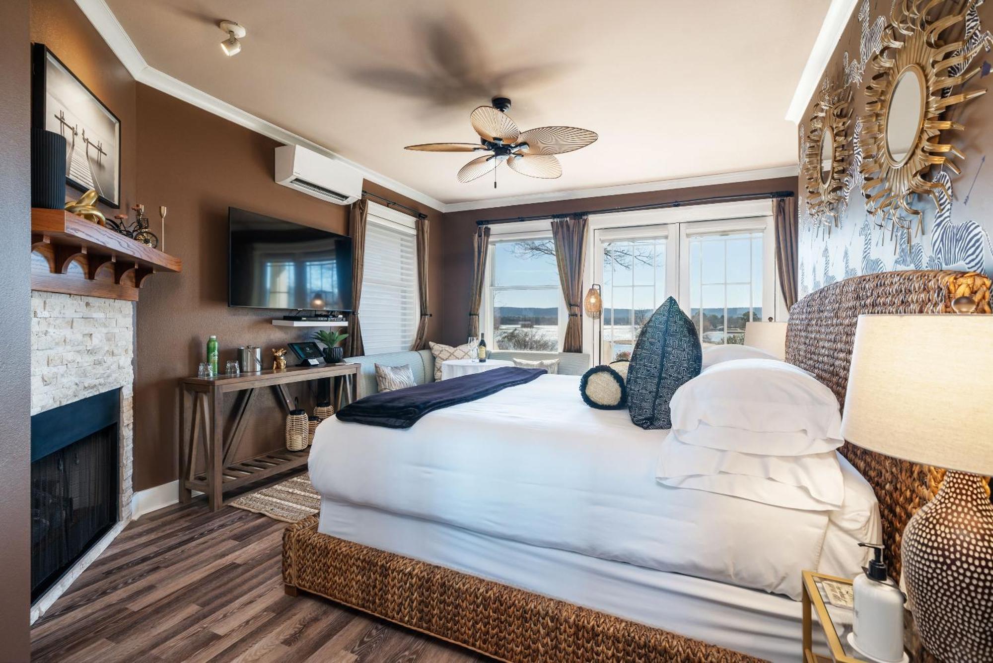 Lookout Point Lakeside Inn Χοτ Σπρινγκς Εξωτερικό φωτογραφία