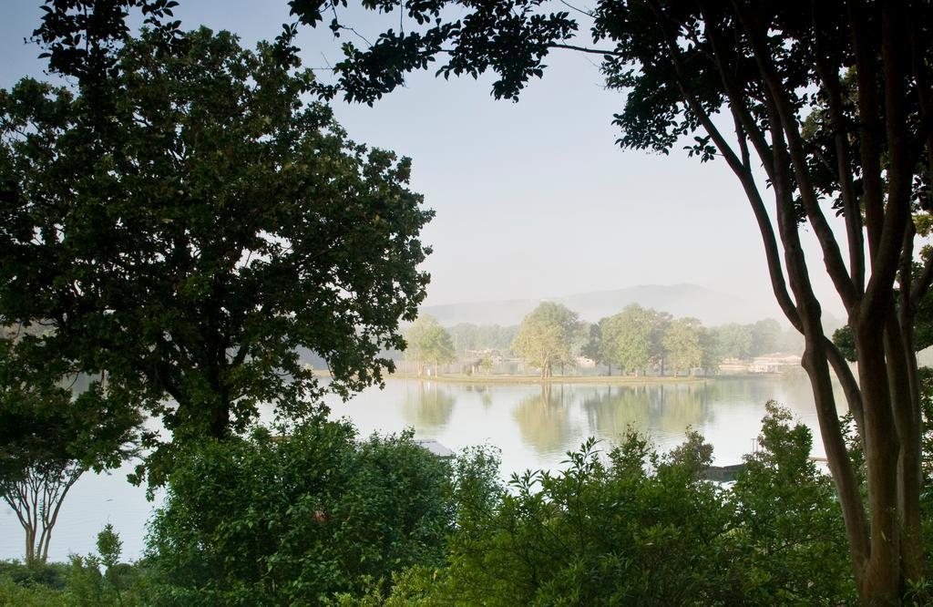 Lookout Point Lakeside Inn Χοτ Σπρινγκς Εξωτερικό φωτογραφία